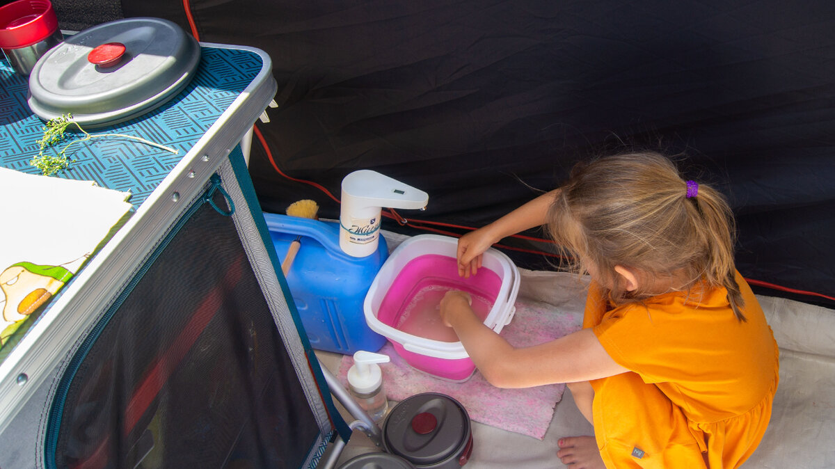 Помпа для воды в палатке