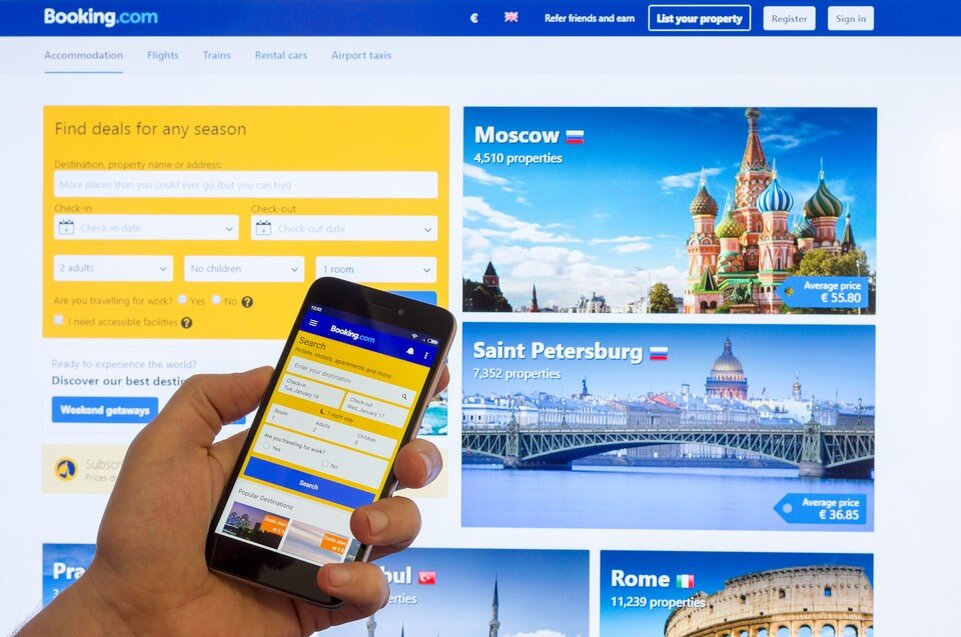     Сервис Booking.com перестал отображать результаты поиска объектов в России.  Shutterstock