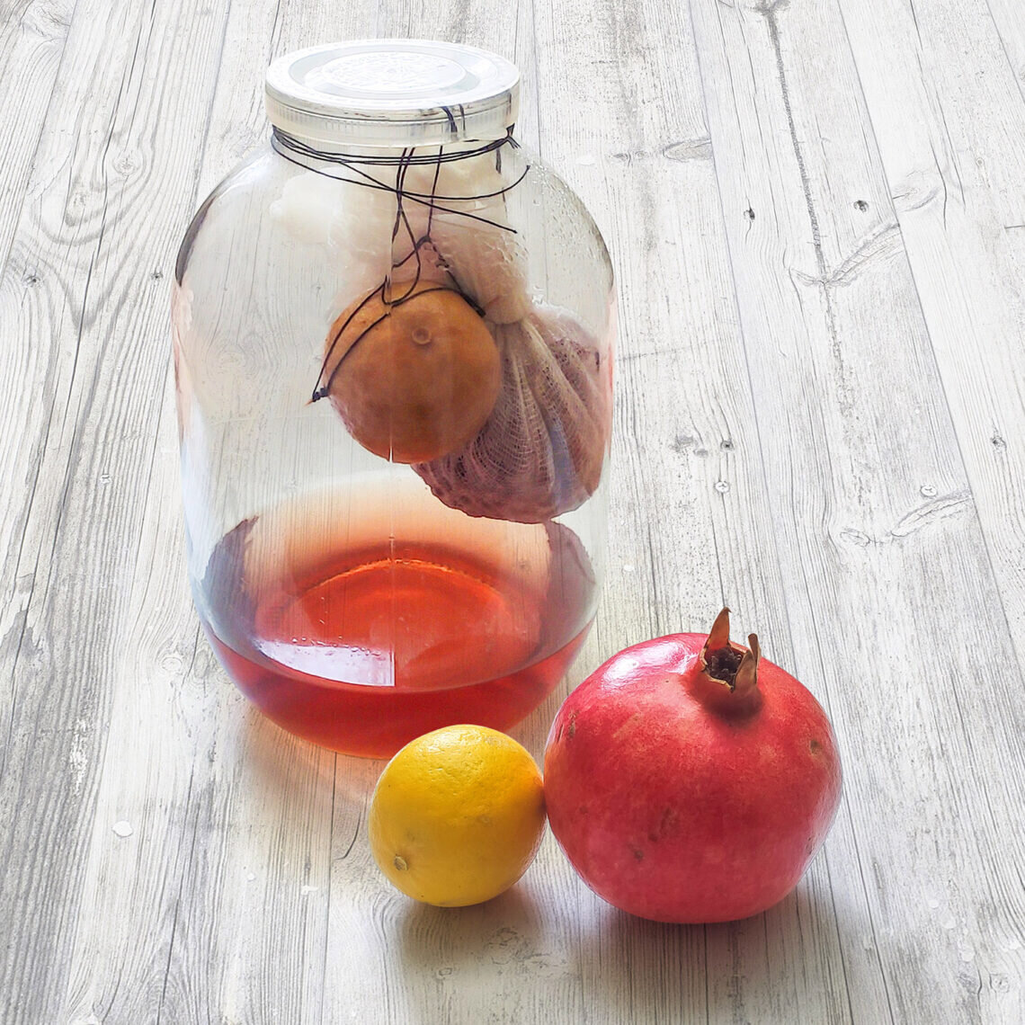 висельник на самогоне с яблоками. настойка лимонный висельник. висельник настойка на апельсине. настойка лимонный висельник. висельник настойка на лимоне.