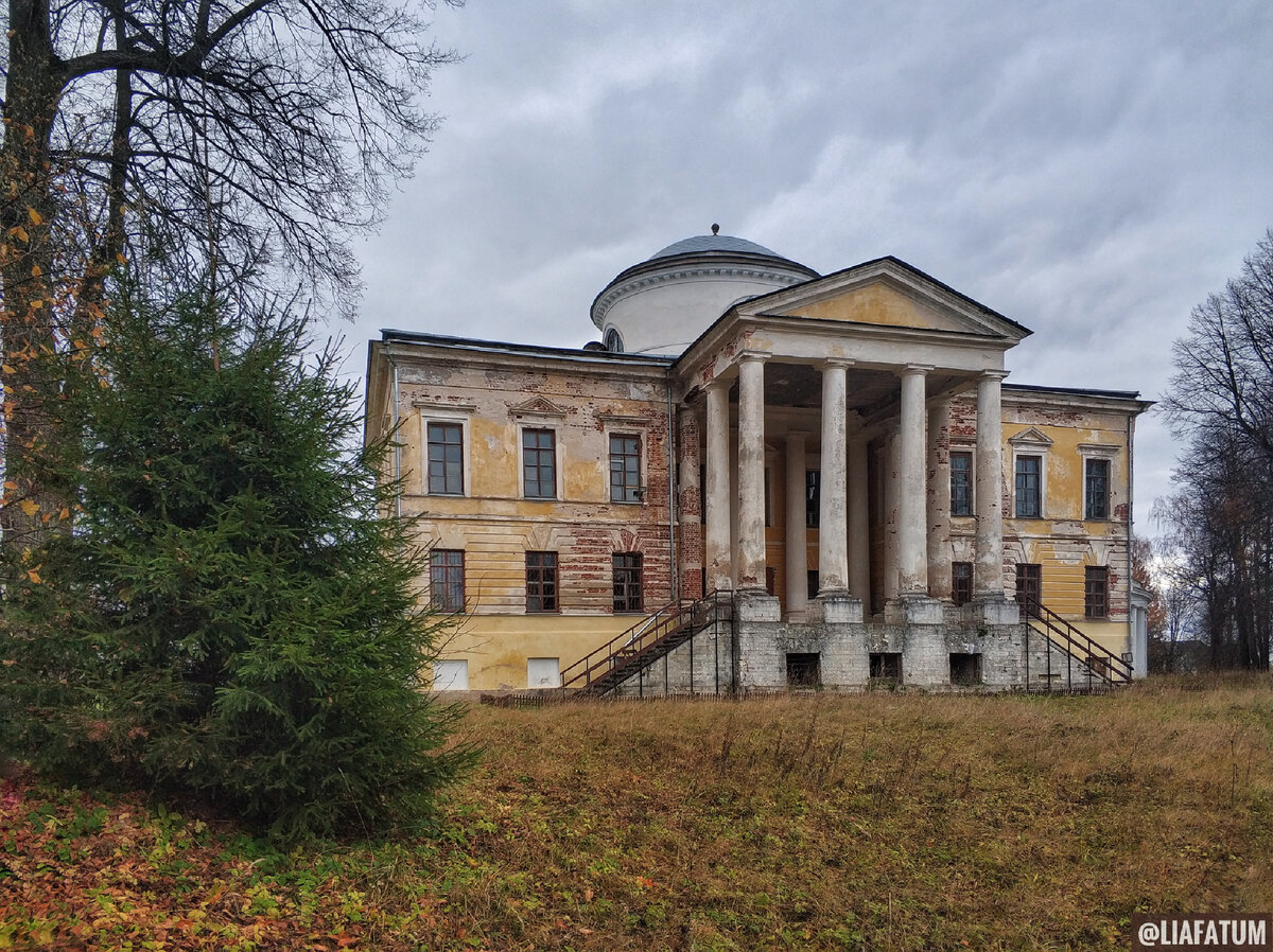 Вид со стороны парка