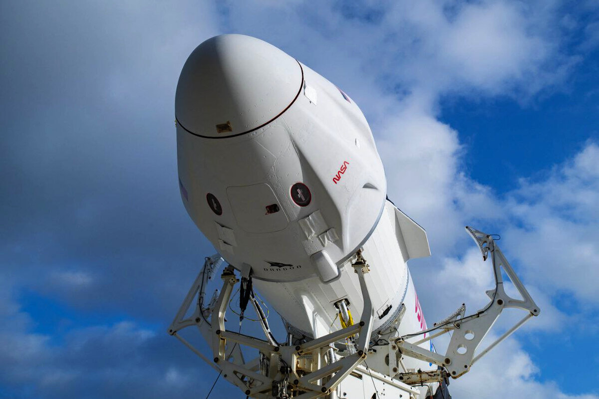  ПКК "Crew Dragon" и РН Falcon 9 в апреле 2022 года, фото SpaceX 