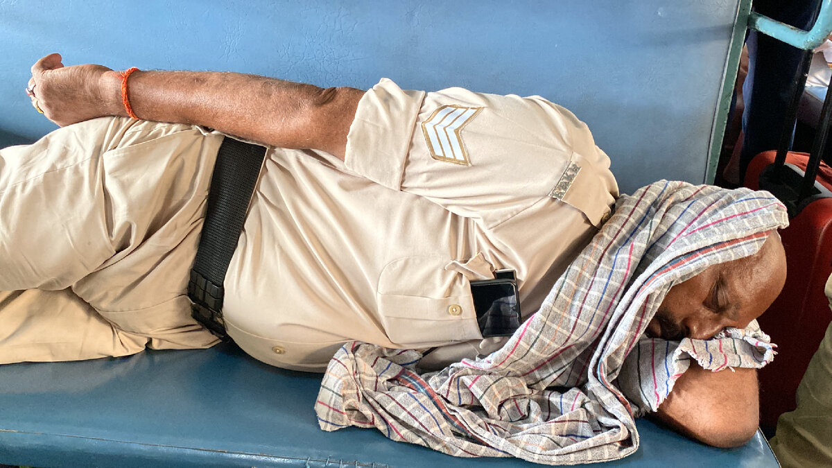 Спящий индиец