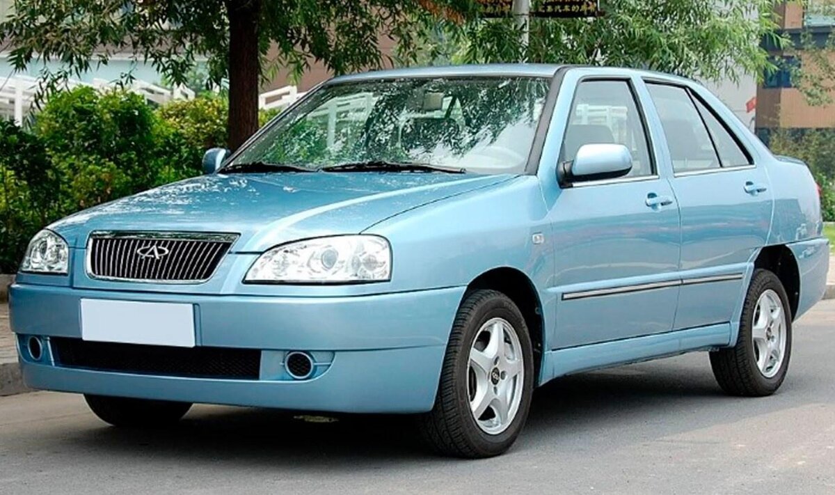 В основе автомобиля Seat Toledo конца 80-ых годов. Реплика получилась очень плохой. Сам автомобиль достаточно просторный и практичный. Тип кузова у него лифтбэк, как у Шкоды Октавия. Но вот качество металла плохое, да и надежность основных агрегатов была не на высоте. Автомобиль быстро ржавел и не оставлял практически никаких шансов в случае аварии. 