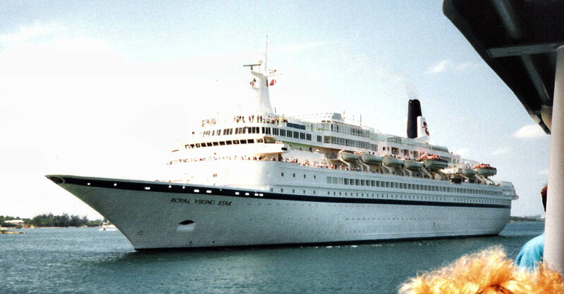 Тот самый круизный лайнер на фото 1990 г. https://commons.wikimedia.org/wiki/File:Royal_Viking_Star_1989.jpg