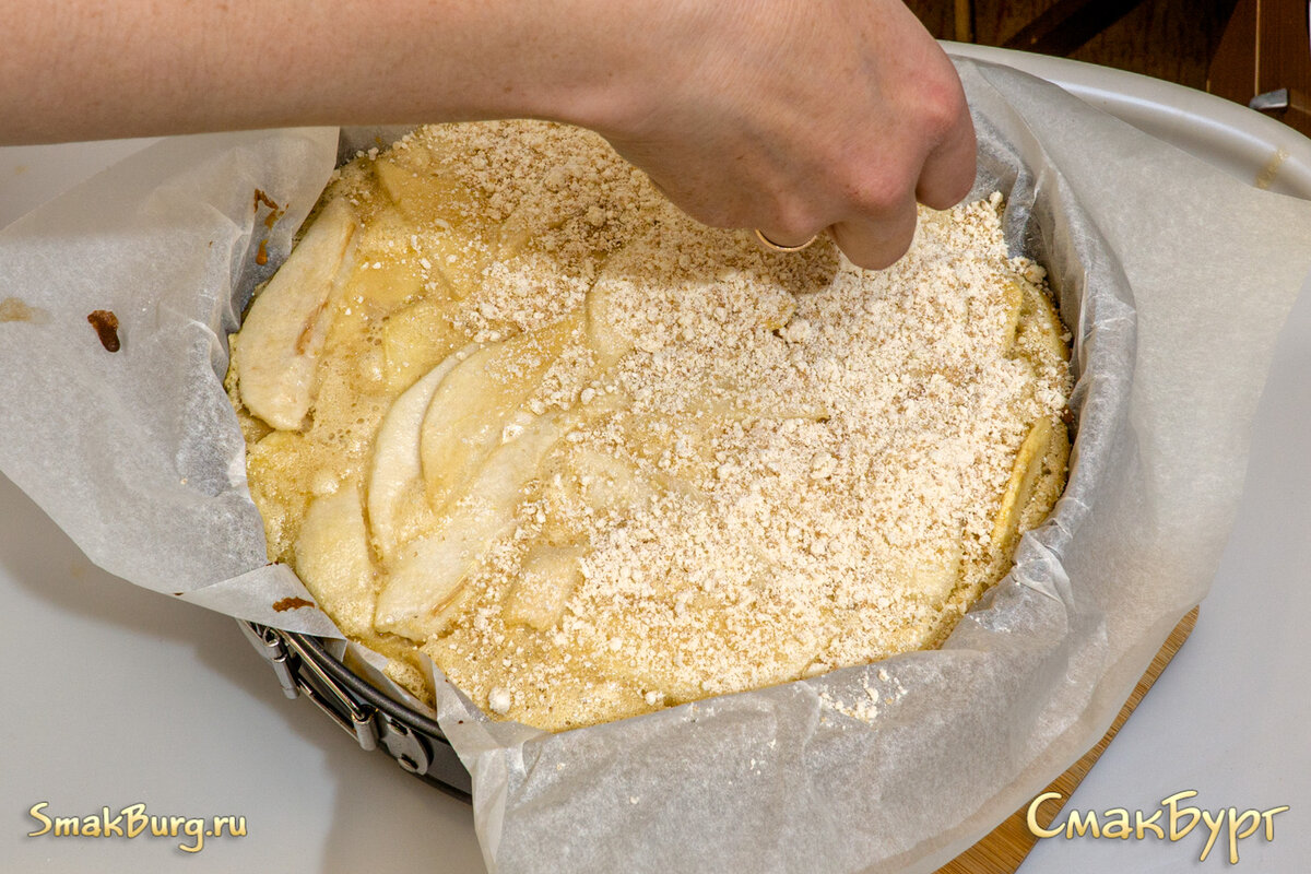 Заливной пирог из яблок и груш с хрустящей корочкой - настоящее объедение |  СмакБург | Дзен