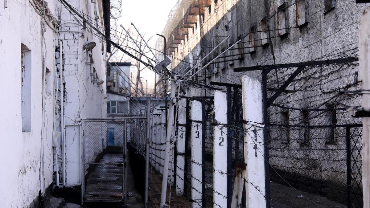    Здание колонии:NUR.KZ / Петр Карандашов