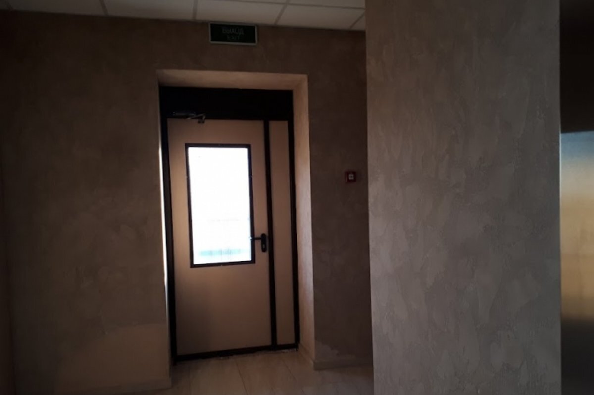    В Ялуторовске мужчина напал на бабушку в подъезде и отобрал у нее сумку