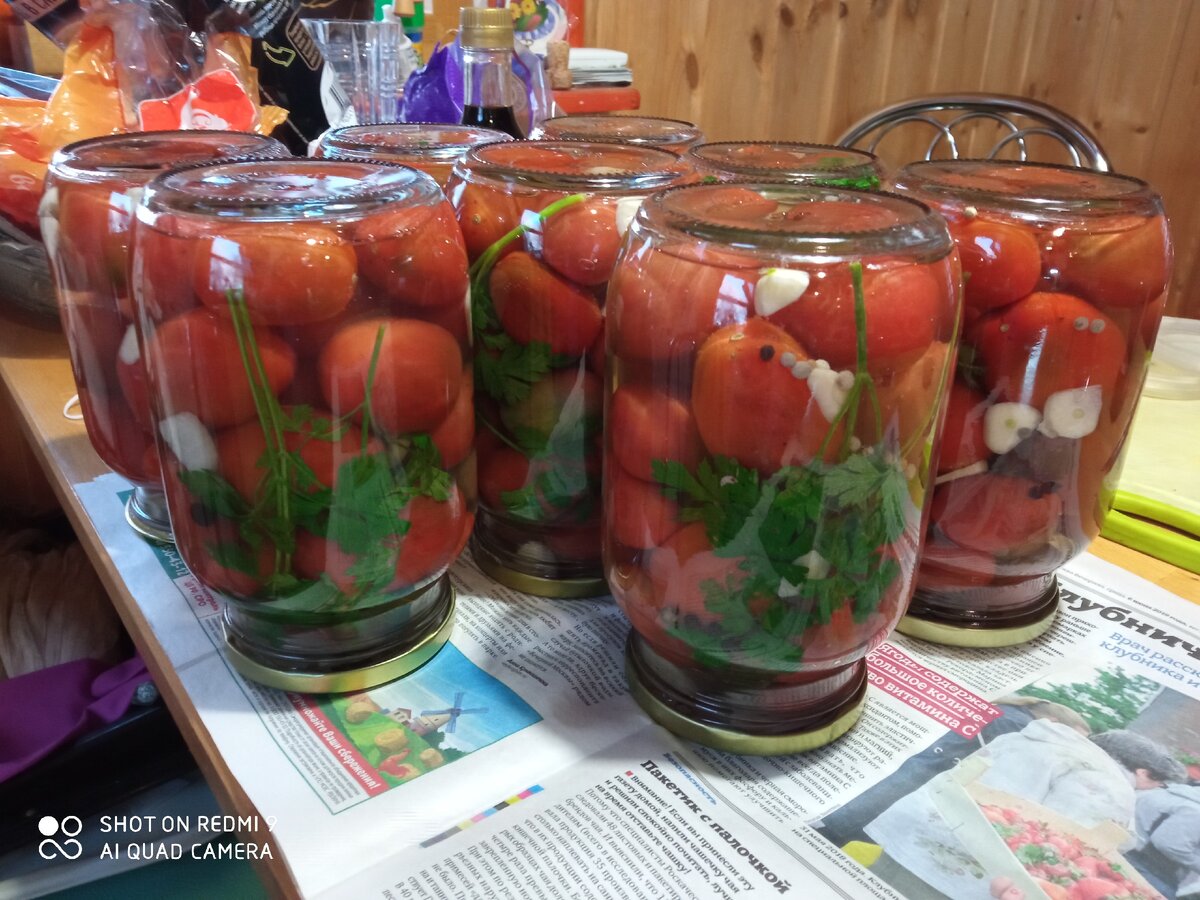 Уже закатанные ноябрьские помидорки)