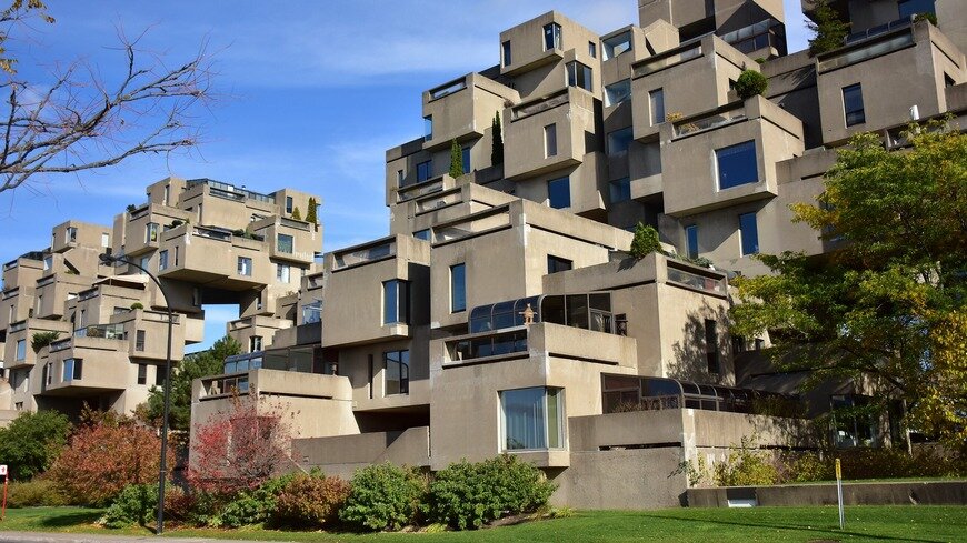 Экспериментальный жилой комплекс в Монреале, спроектированный к всемирной выставке «Экспо-67» архитектором Моше Сафди