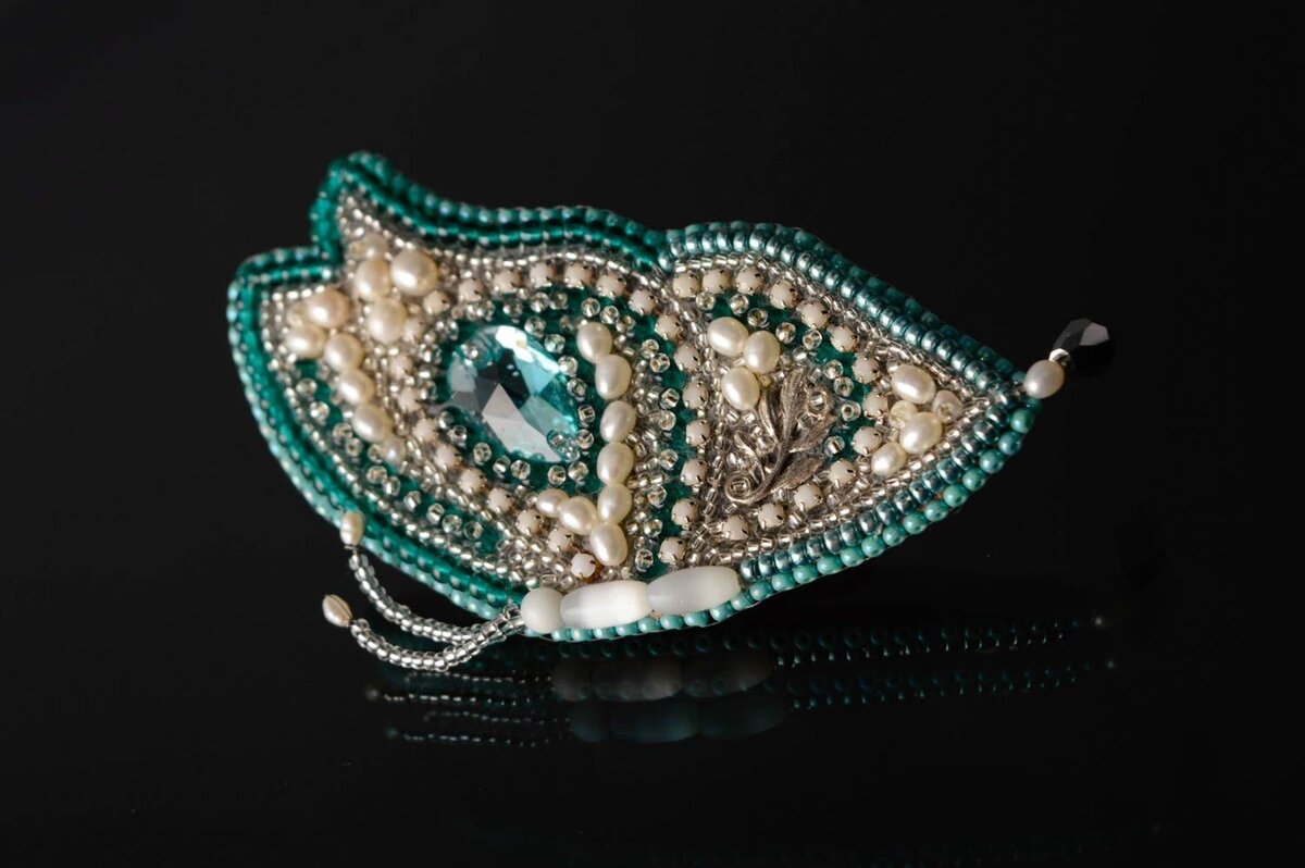 Современное украшение