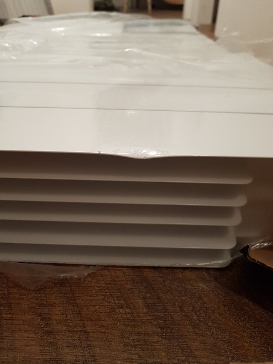 Небольшая вмятина