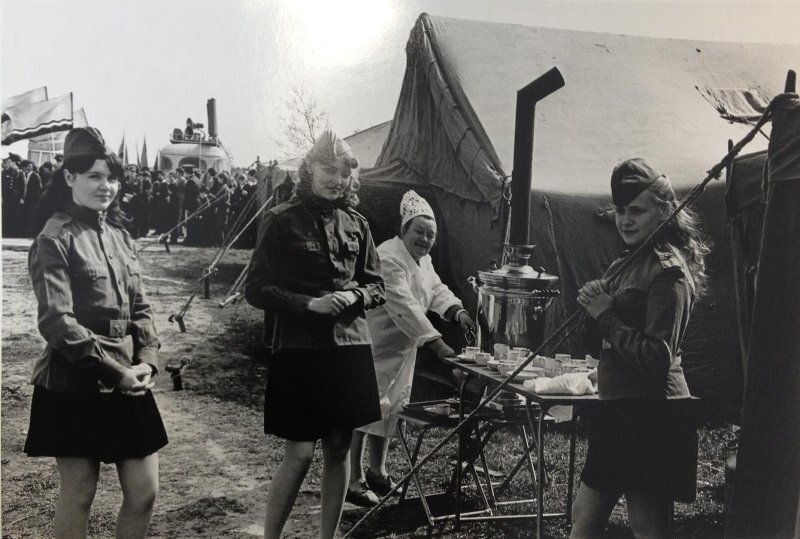 «Московская область, Дубосеково, 8 мая»
Валерий Щеколдин, 8 мая 1984 года, Московская обл., пос. Дубосеково, МАММ/МДФ.