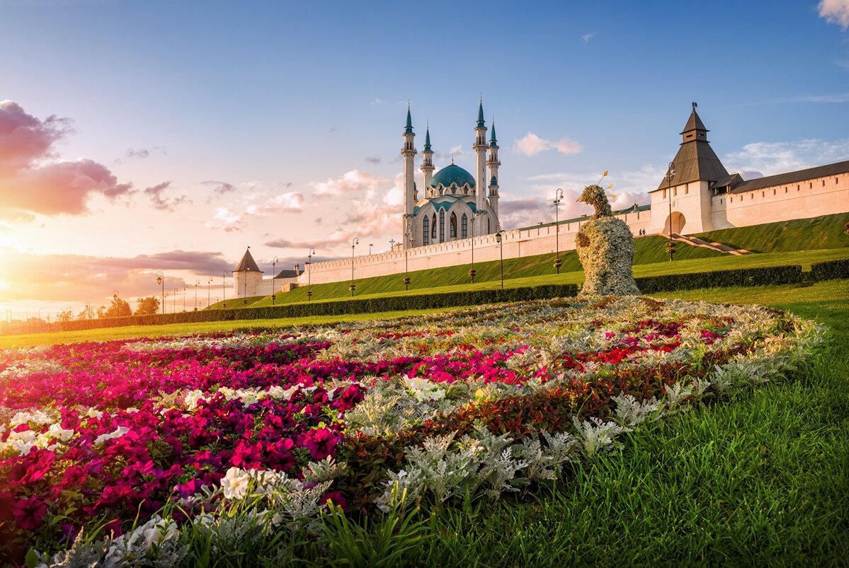 Казань осенью. Казань осень Кремль. Казань Кремль осенью. Казань Кремль лето. Казань Кремль летом.