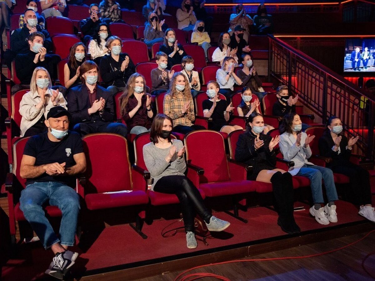 Фигуристки пришли поддержать своих тренеров. Источник фото: Инстаграм @teamtutberidze_official