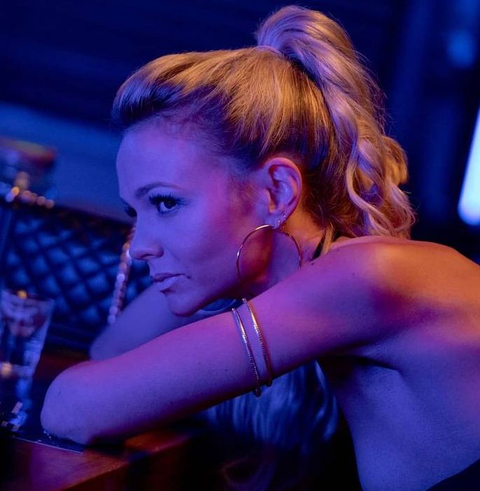 Главная героиня пойдет на все, чтобы отплатить обидчикам подруги