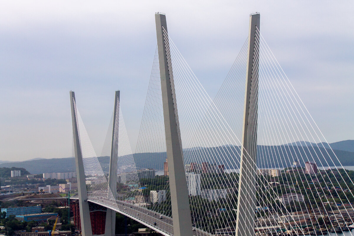 мост "Золотой" через бухту "Золотой рог"