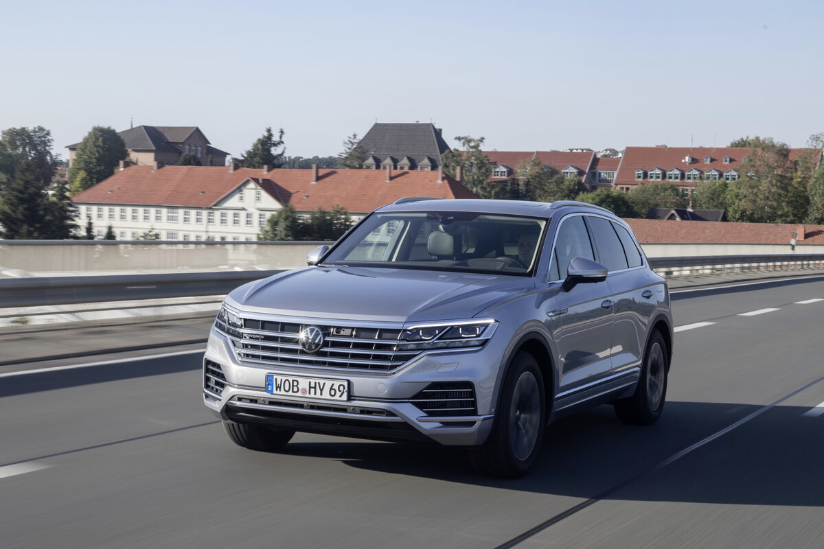 Volkswagen touareg обзор. Фольксваген Туарег 2017. Туарег 2017. VW Touareg 2017. Высота Туарег 2021.