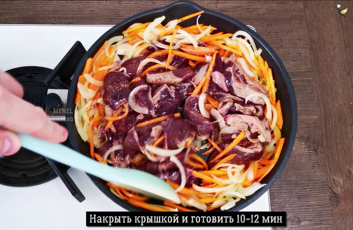 Два вкусных салата времен СССР, которые все почему-то забыли: такие салаты  готовила моя бабушка, потом мама и теперь я, делюсь | MEREL | KITCHEN | Дзен