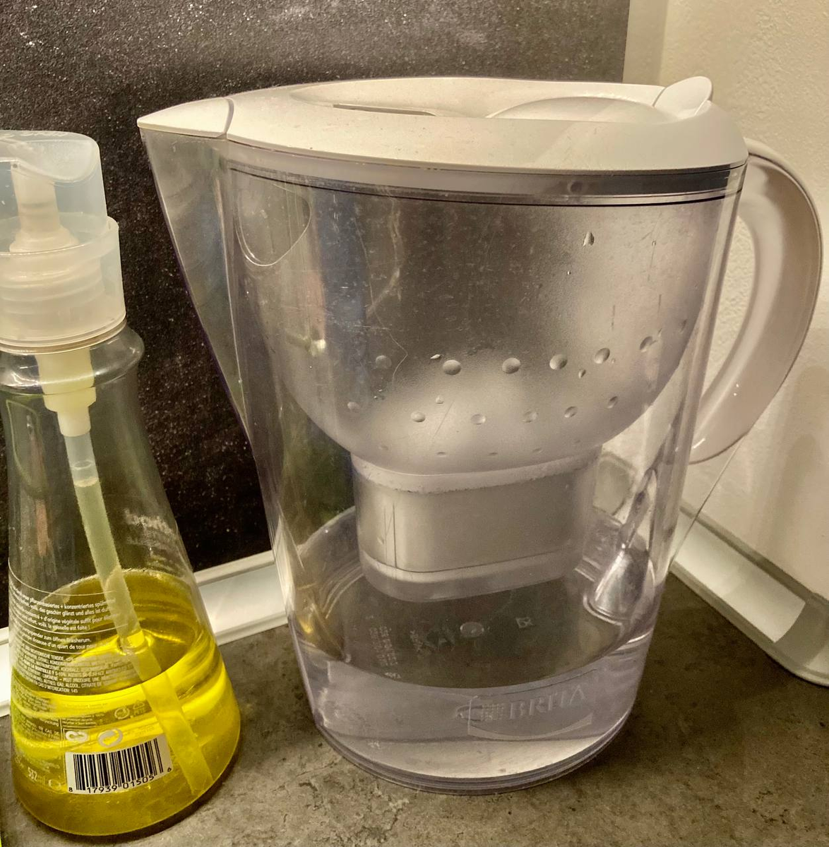 Фото: мой фильтр для воды, который прекрасно смягчает мне воду уже много лет.