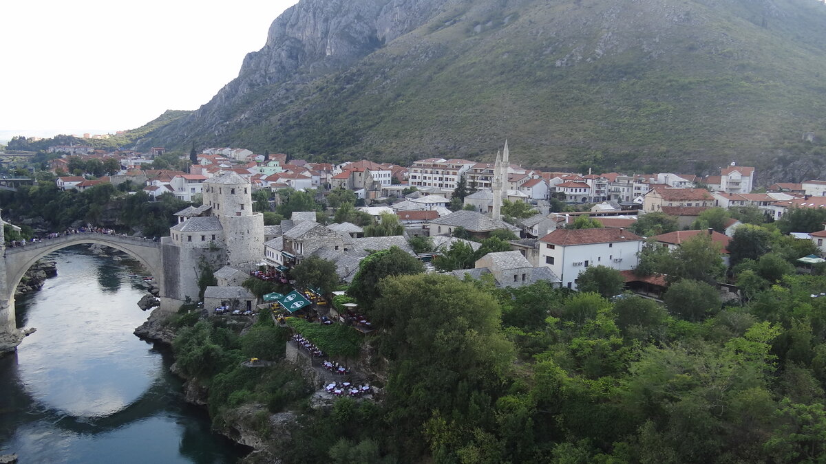 Старый мост слева