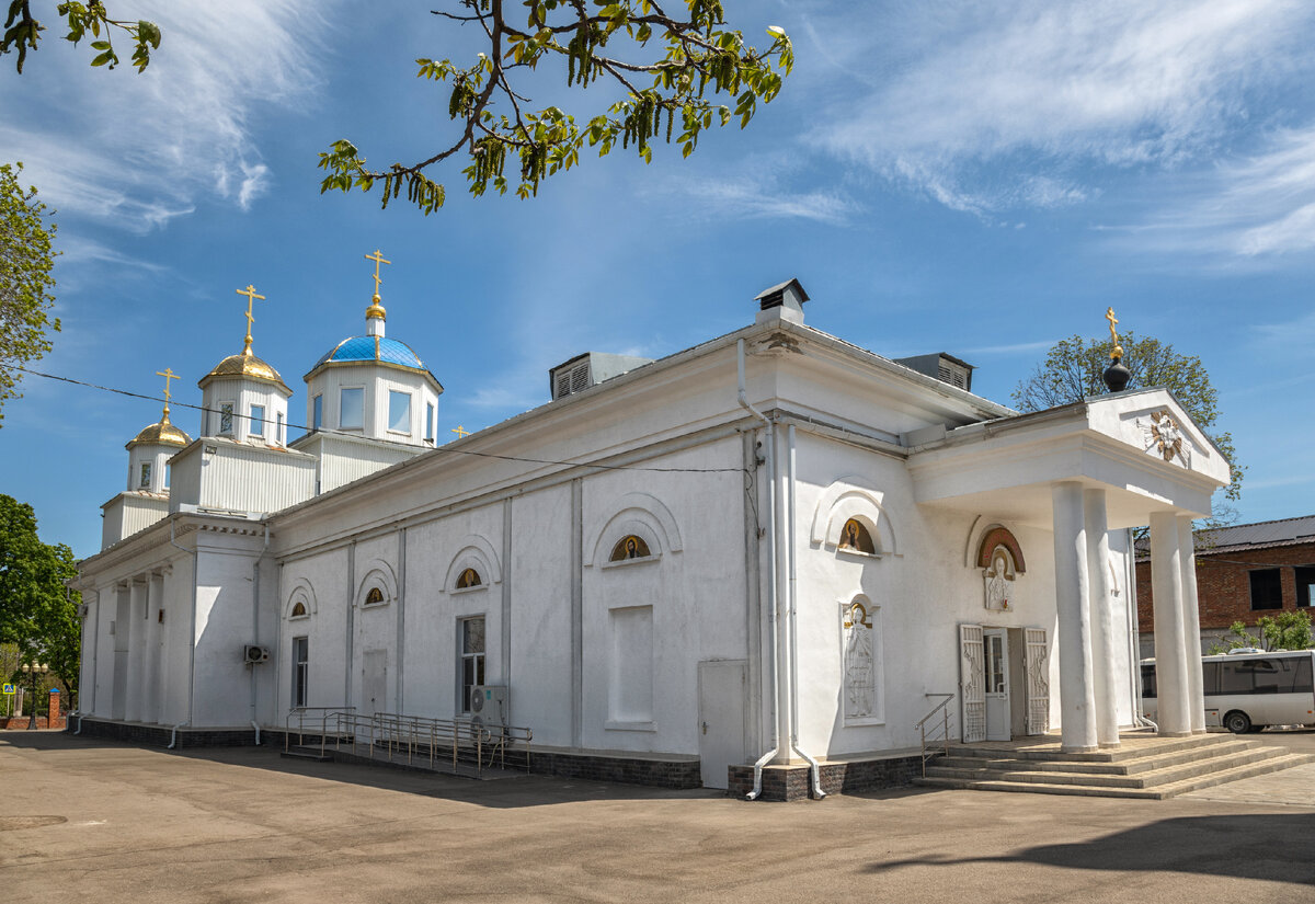 Собор Святителя Николая Чудотворца в Ейске. Красивейшее здание с необычной  архитектурой | По миру на колёсах | Дзен