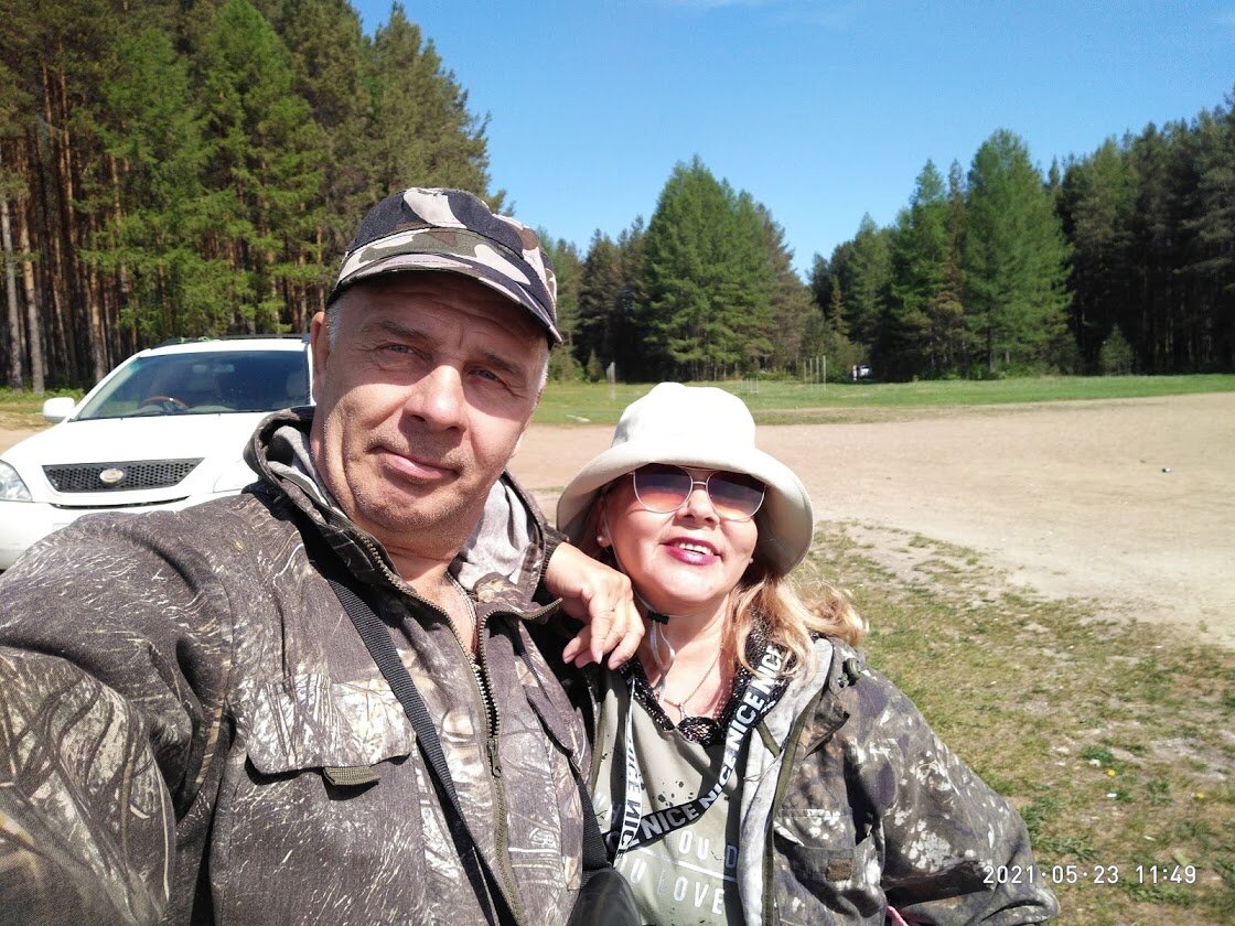 Фото автора. 38 лет вместе. И уже пенсионеры. Отдыхаем. На природе. Катание на лодке.