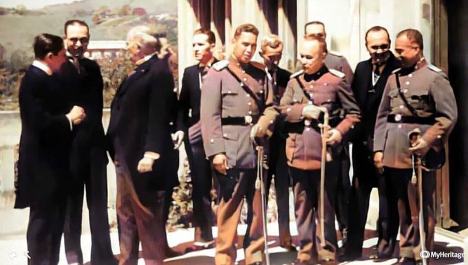 Мартинес со своим кабинетом министров. Фотография 1935 г. Изображение из открытых источников.