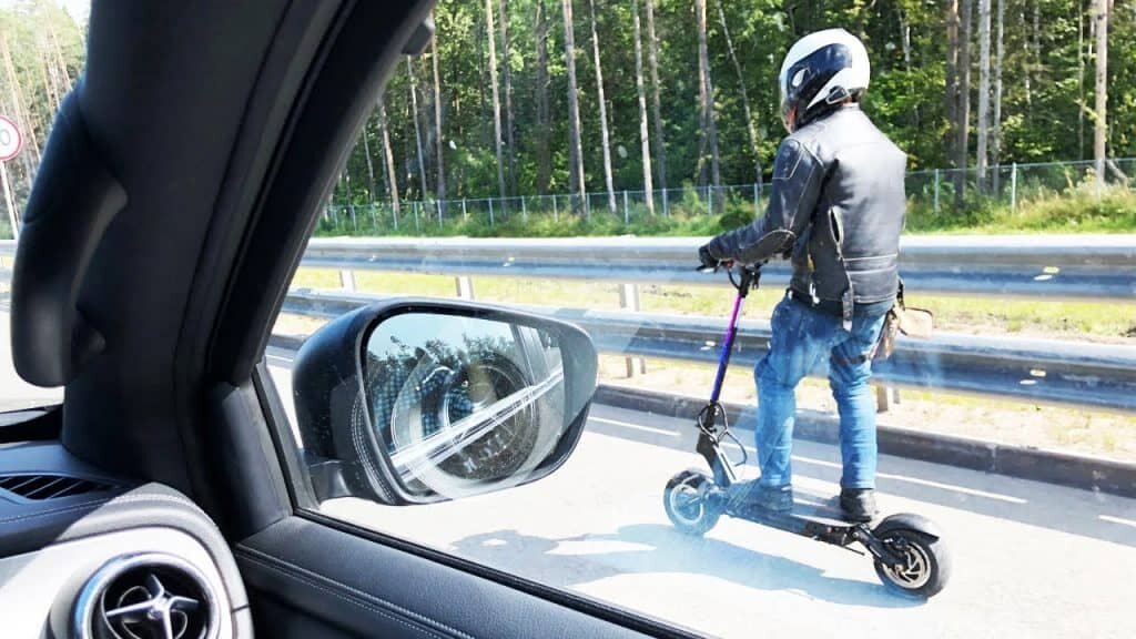 Электросамокат - полноценный участник дорожного движения