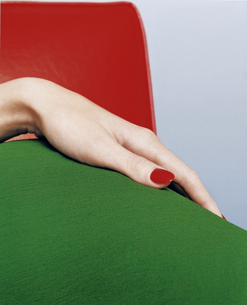Иллюстрация: Натаниэль Гольдберг (Nataniel Goldberg). Hand on Green Dress. 2003. 