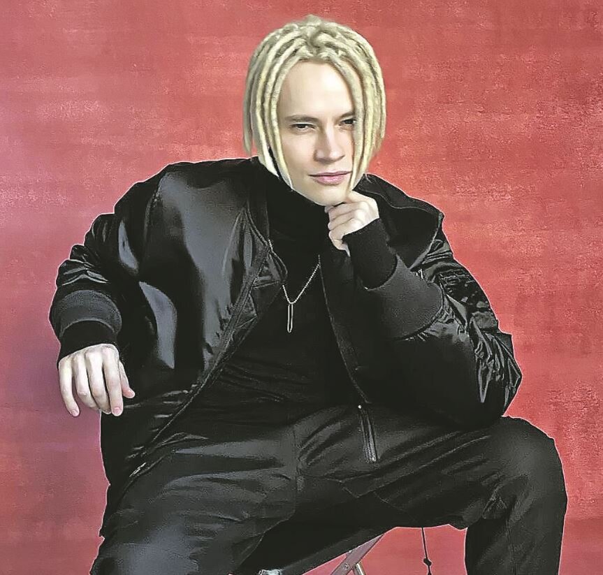 Rap singer man with microphone cool hand gesture Фотографія Stock Adobe Stock
