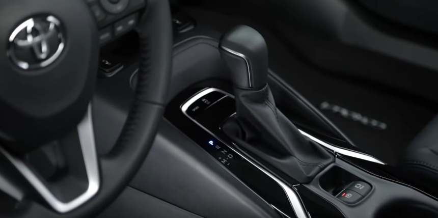 Автоматическая коробка передач у Toyota Corolla в 2023 году.