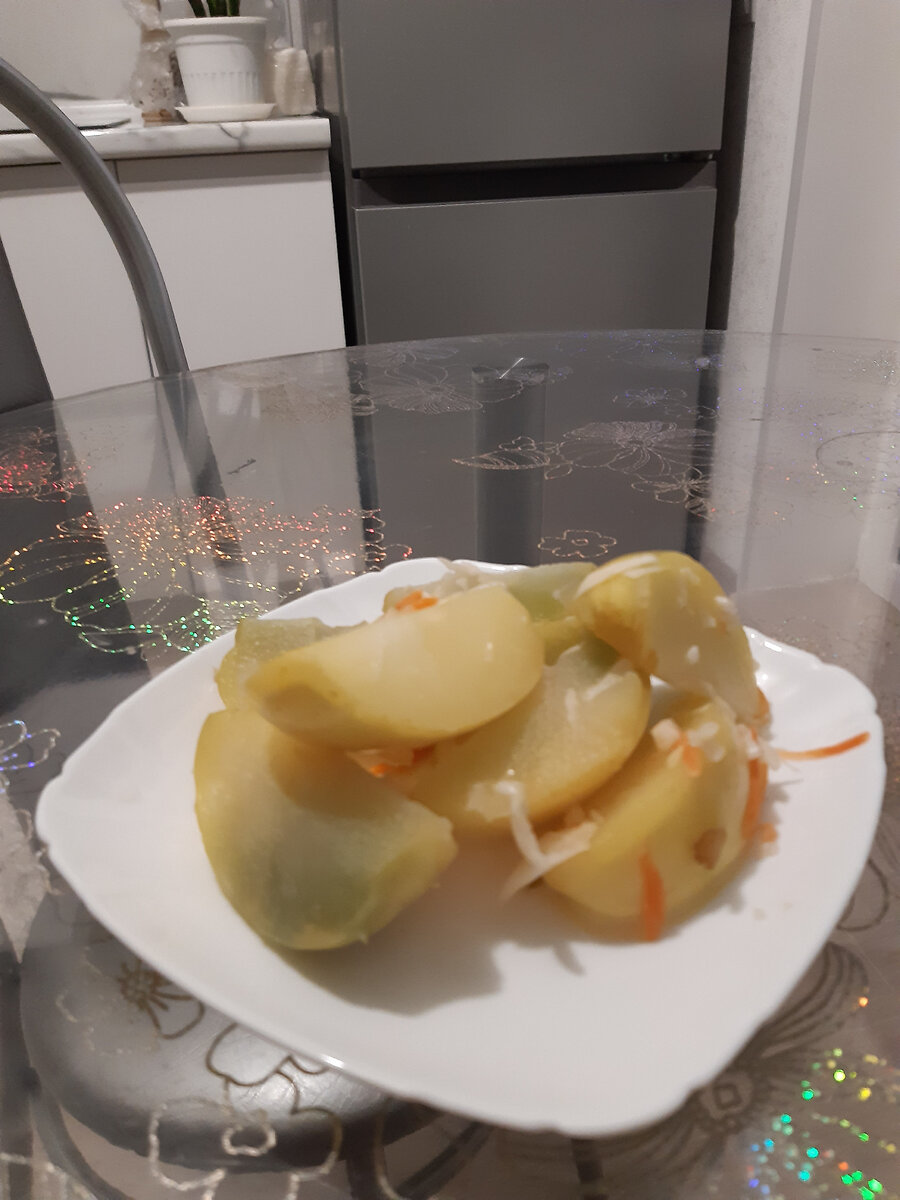 Антоновка, из банки квашеной капустки.