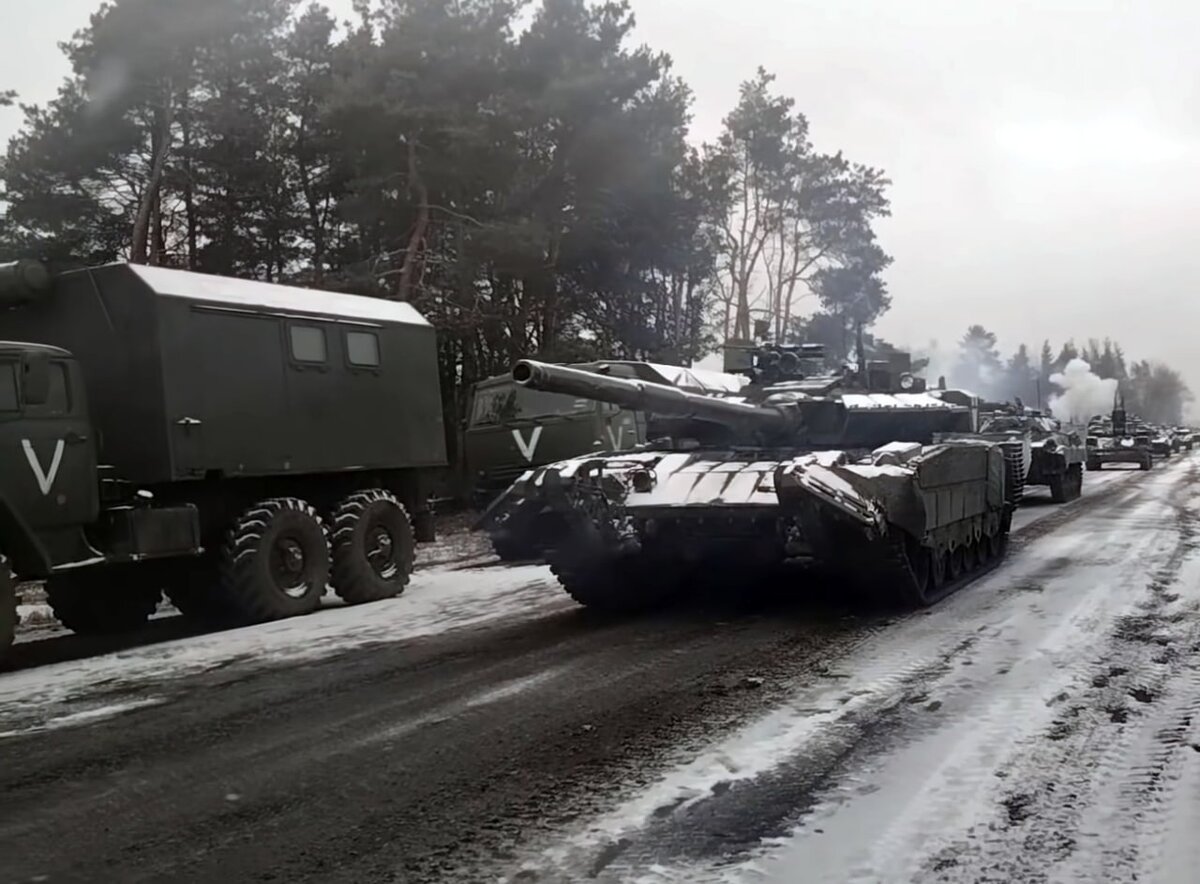 Важно сказать огромное СПАСИБО тем, благодаря кому сейчас мы чувствуем себя в безопасности и встречаем новый год в благополучии. Эти ребята , переживая лишения и неудобства, дарят нам возможность жить и праздновать