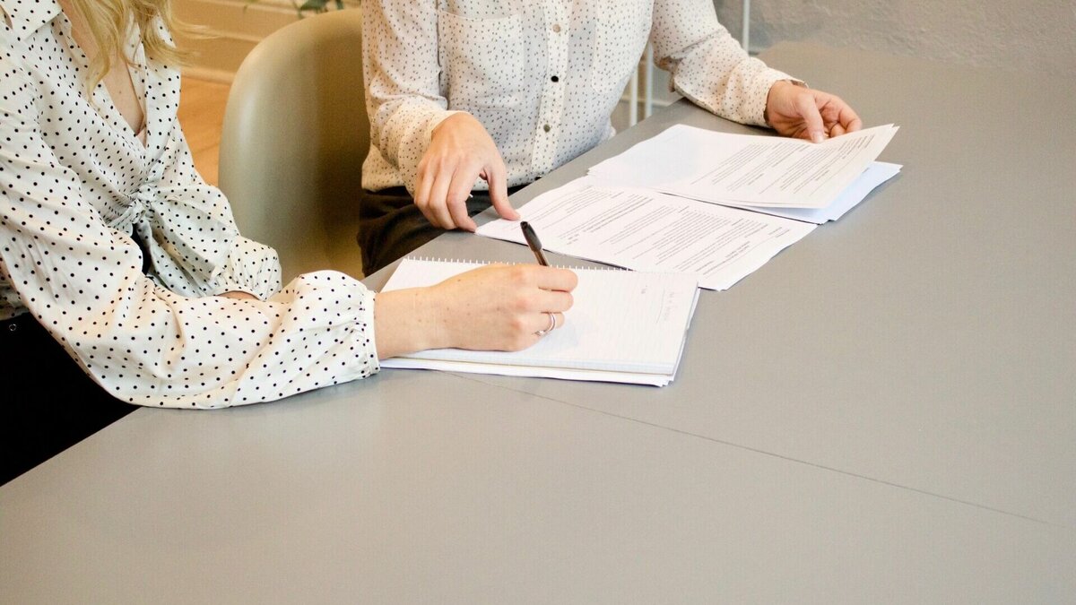     Родителям школьников учителя стали давать рекомендации по подготовке к единому госэкзамену. В частности, предлагается нанять репетиторов, чтобы улучшить знания будущих выпускников.