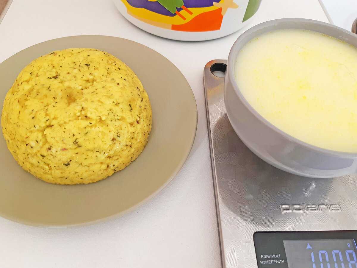 Домашний сыр с кинзой и куркумой