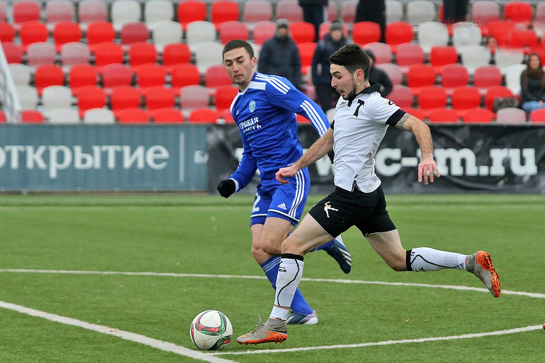 «Торпедо» – «Авангард» (Курск) – 1:1. На 35-й минуте к воротам гостей вышел торпедовец Александр Степанов, но момент не реализовал.