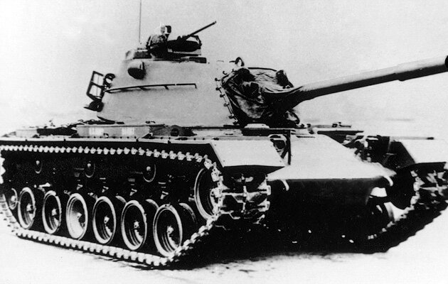 Модель не являлась боевой машиной, она предназначалась для обучения экипажей и имела метку — букву «С» на левой стороне лобовой детали корпуса, означающую, что у танка нет баллистической защиты.