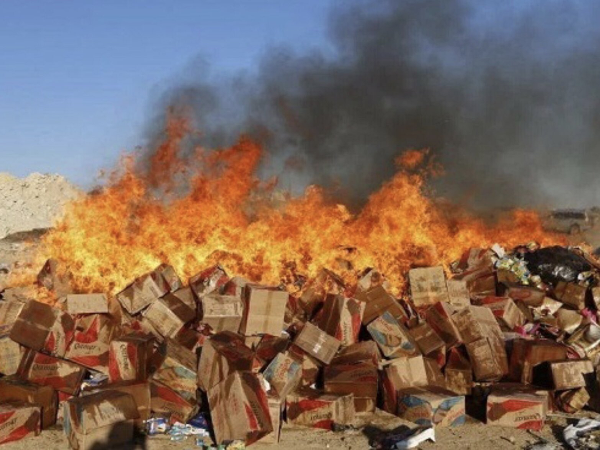 уничтожает товары. санкционные продукты. уничтожает товары. уничтожает товары. утилизация просроченной продукции.