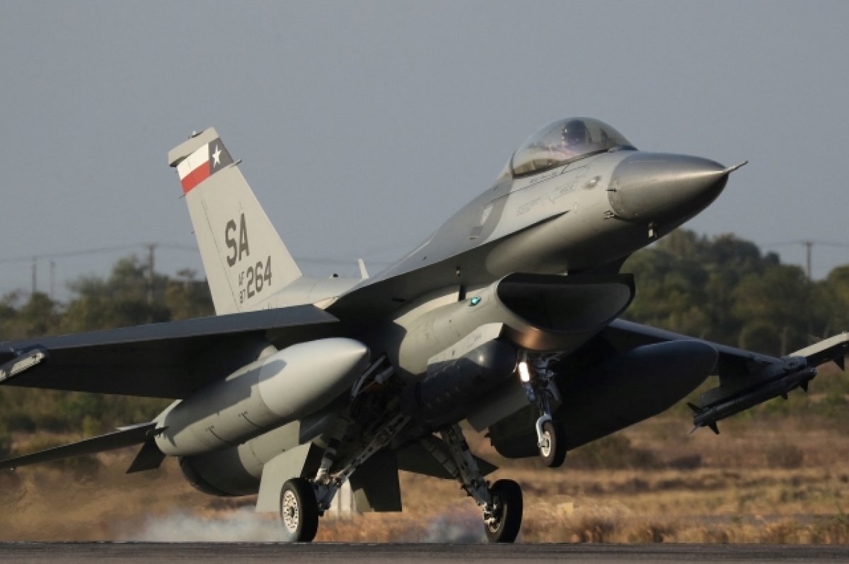    Белый дом допустил поставки Украине истребителей F-16