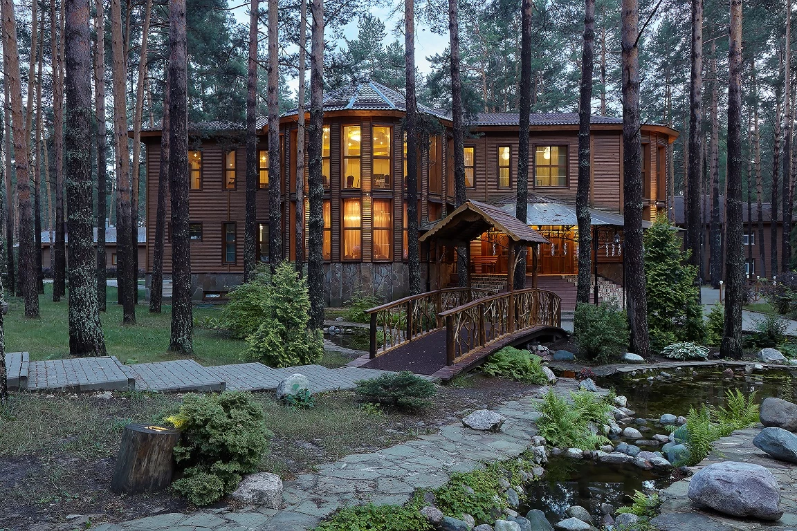 Отель лес