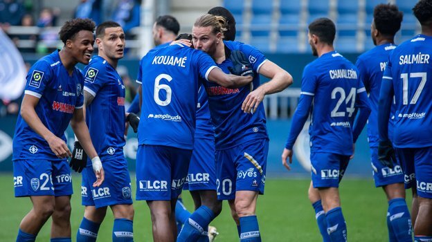    Футболисты ««Труа» радуются забитому голу в ворота «Монако». Global Look Press