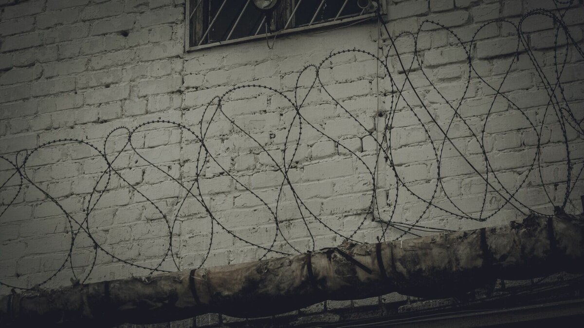     Осуждённый совершил побег из колонии-поселения, расположенной на территории посёлка Заводской. Правоохранители просят граждан оказать содействие в розыске.