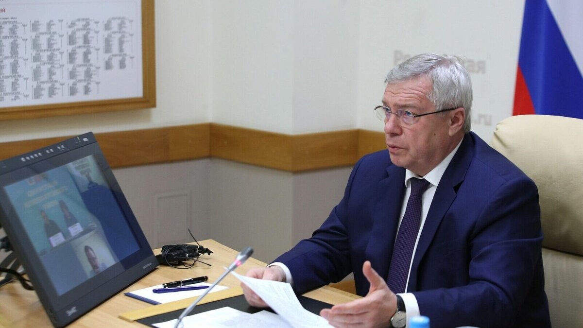     Губернатор Ростовской области Василий Голубев заявил, что хочет улучшить свои навыки фото в Центре истинных ценностей, подробно об этом он рассказал в эфире программы «О главном», трансляция велась на официальном сайте правительства региона.