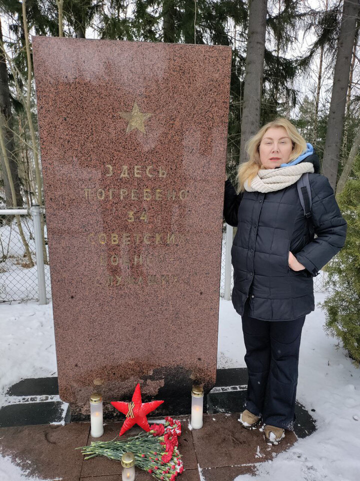     На братской могиле советских военнопленных в Хельсинки, недавно оскверненной вандалами. / Из личного архива