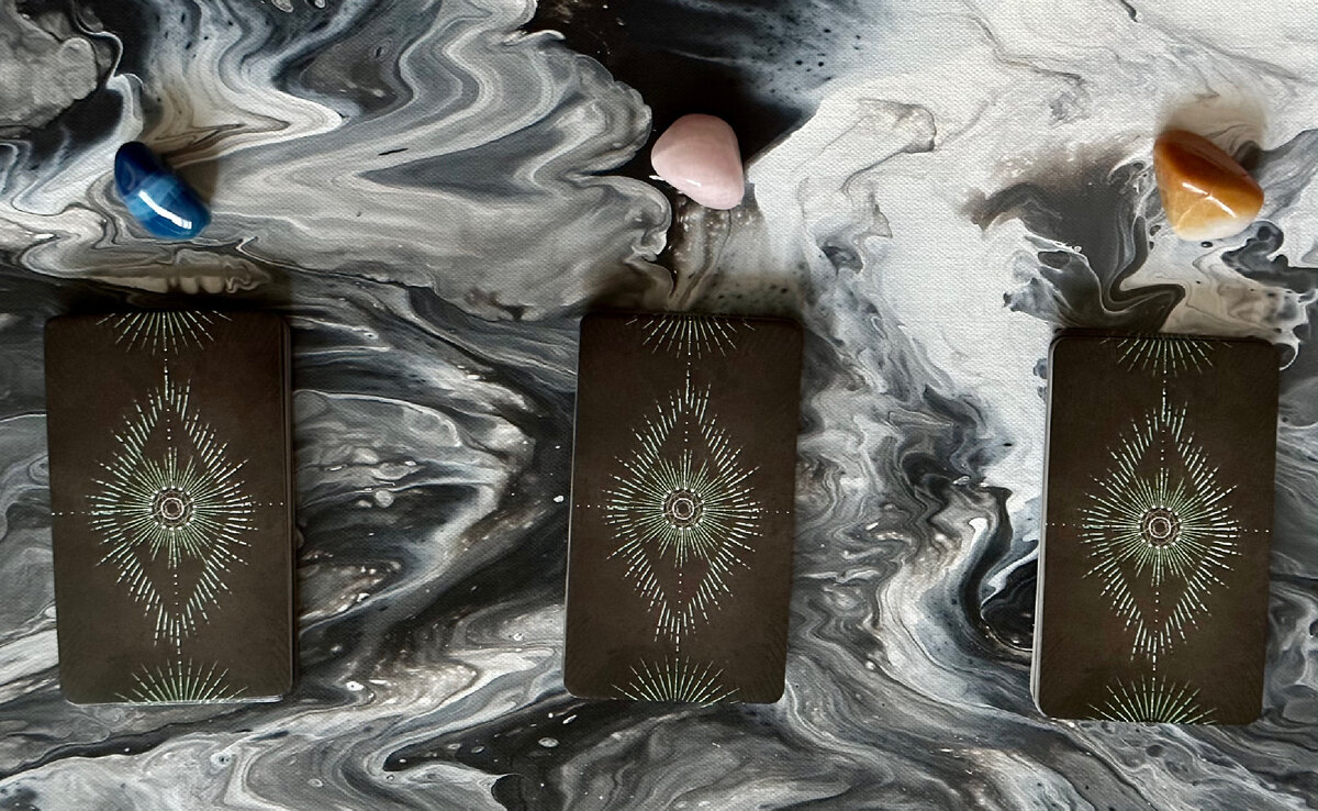 Выбираем вариант, какая колода откликается или камень