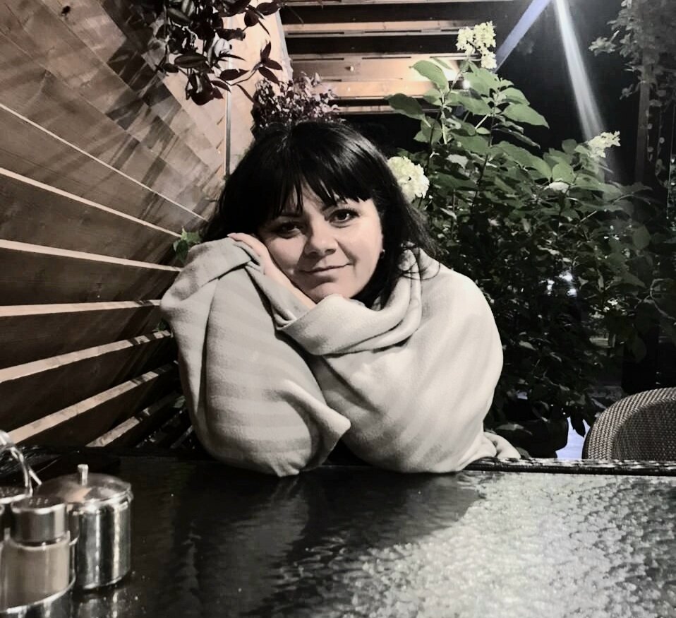 Каждому дается в жизни один шанс на истинную любовь, главное этот шанс не упустить...