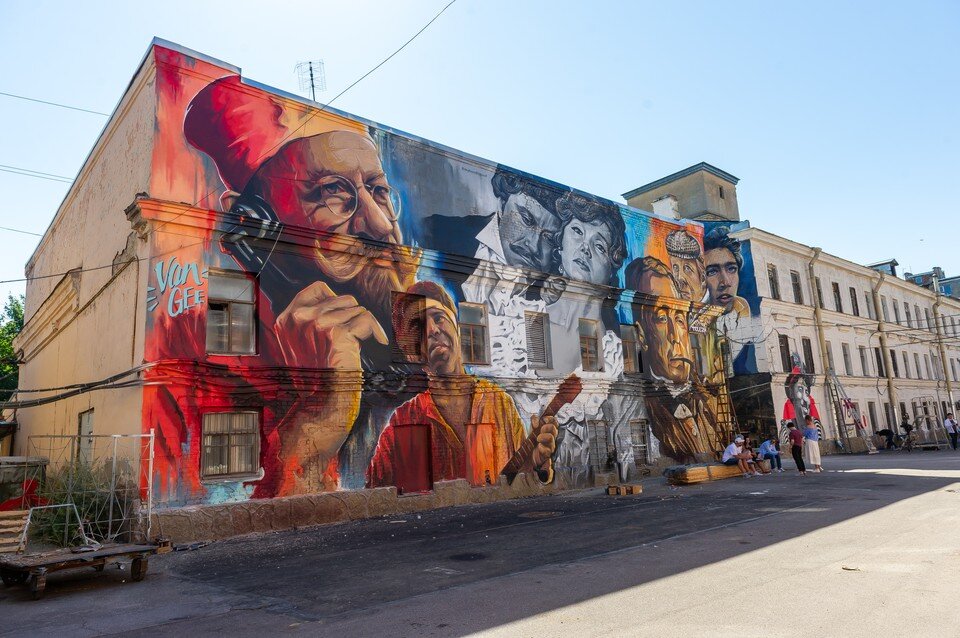     Специалисты выдали более 500 предостережений художникам за незаконные граффити в 2022 году. Олег ЗОЛОТО