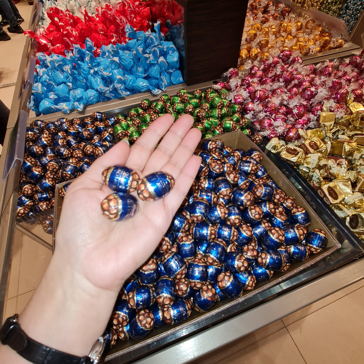 Шоколадные яйца Lindt