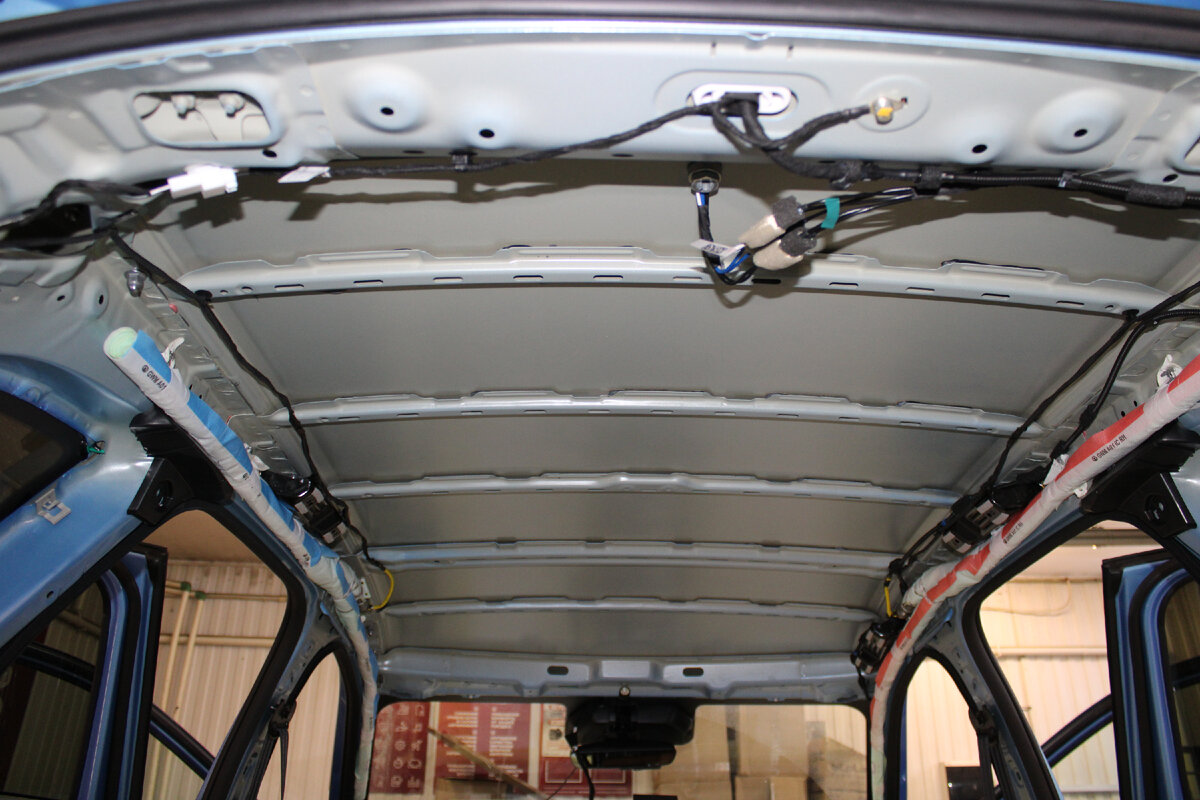 Очищаем и обезжириваем крышу.