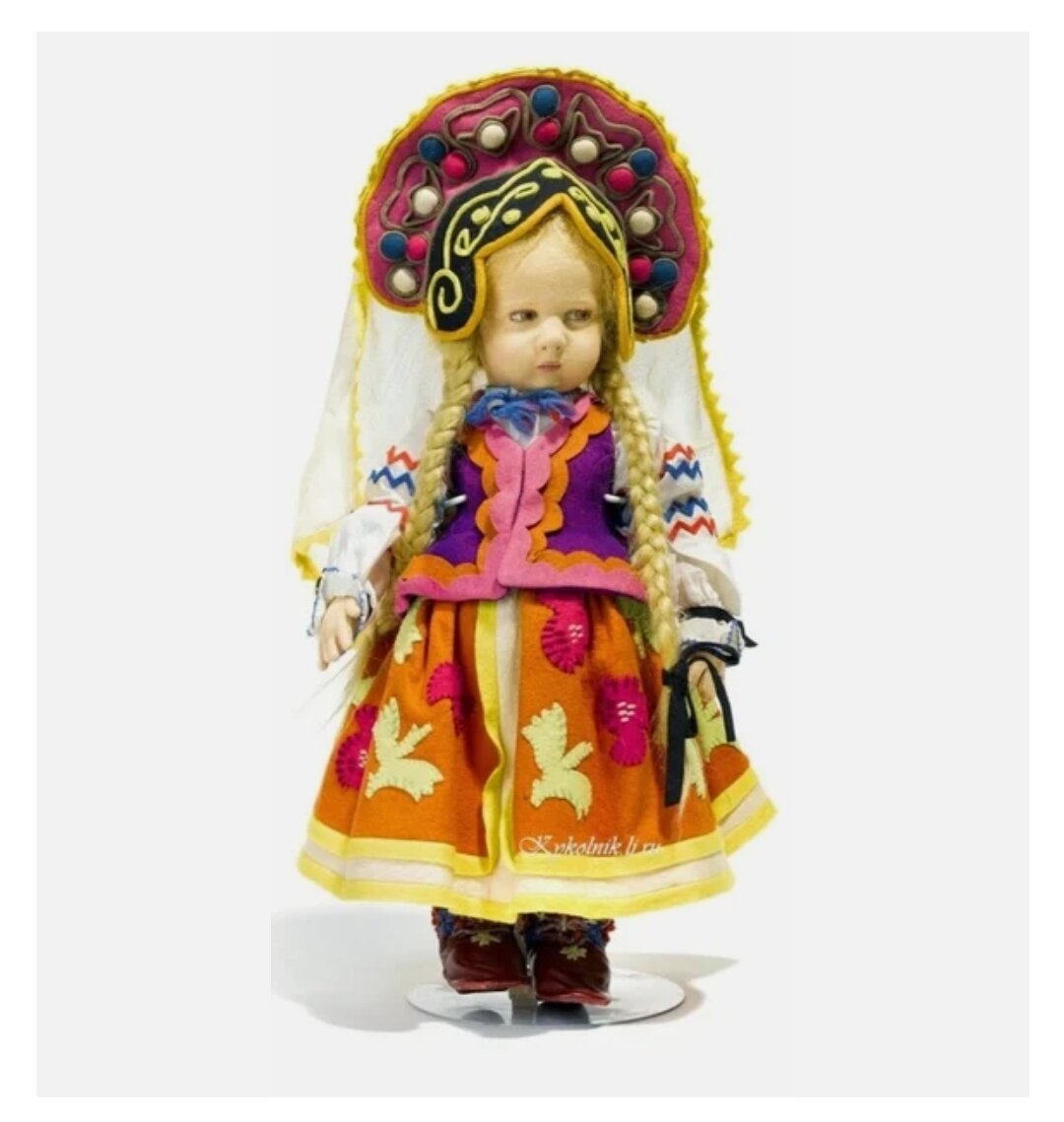 Lenci в традиционном русском костюме. 300/48 где 300 количество тиража, а 48 номер куклы в нем
